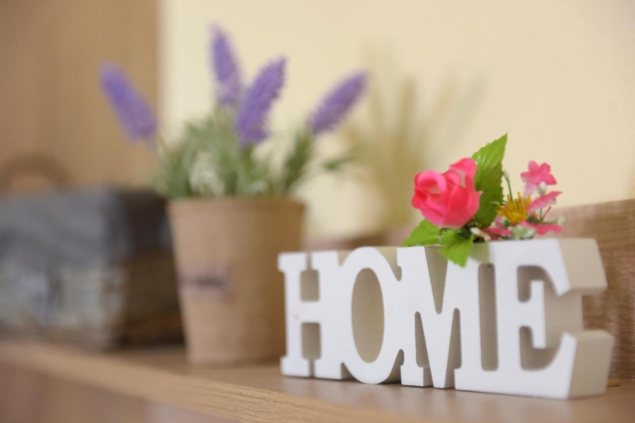 Happy Days Home Apartment Und Studio/Penthouse Ialysos  Buitenkant foto
