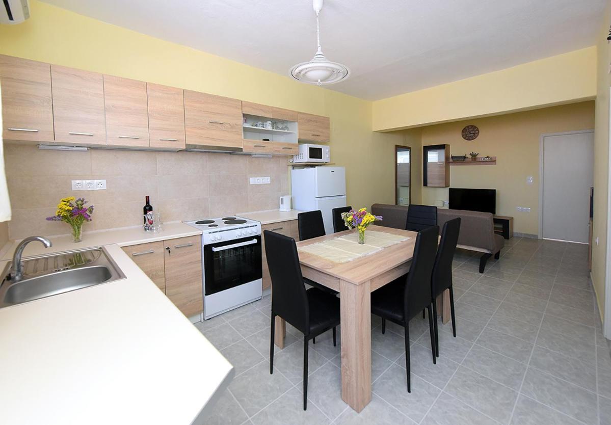 Happy Days Home Apartment Und Studio/Penthouse Ialysos  Buitenkant foto