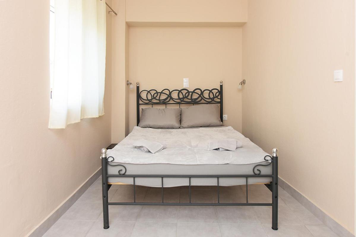 Happy Days Home Apartment Und Studio/Penthouse Ialysos  Buitenkant foto